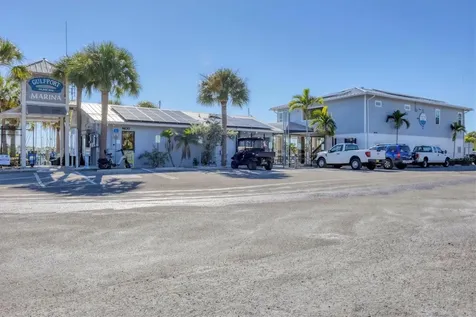 4737 Del Rio Way S Gulfport FL 33711