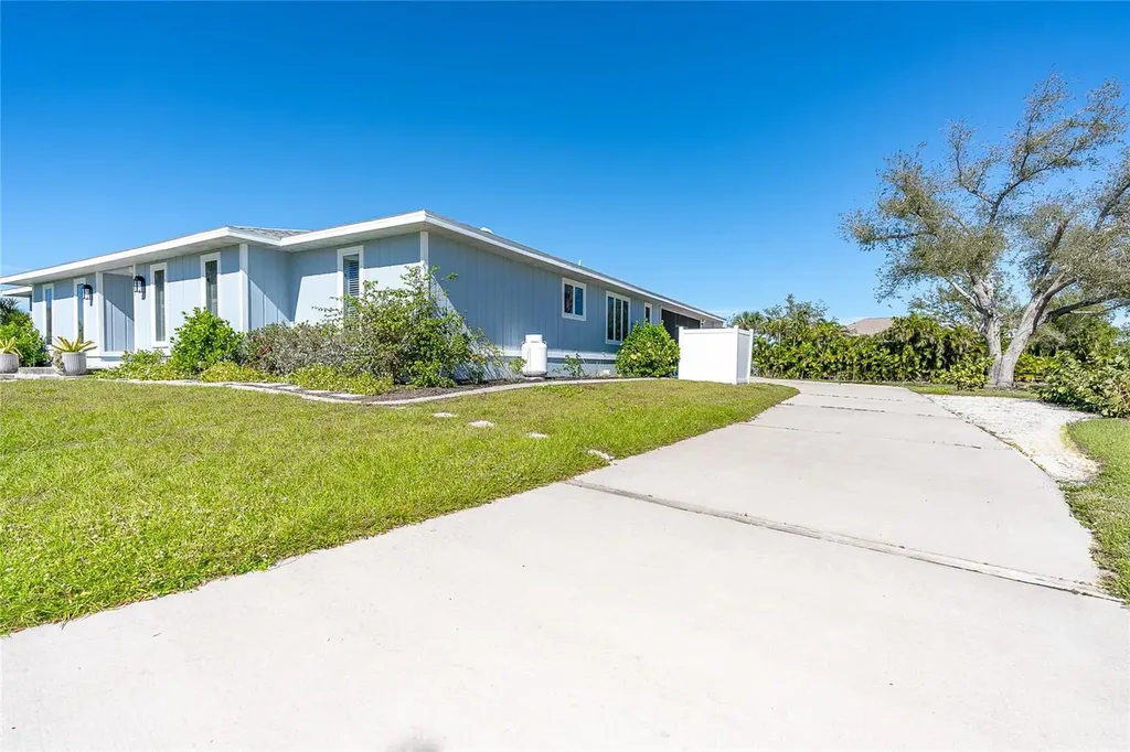 320 Anchor Row Placida FL 33946