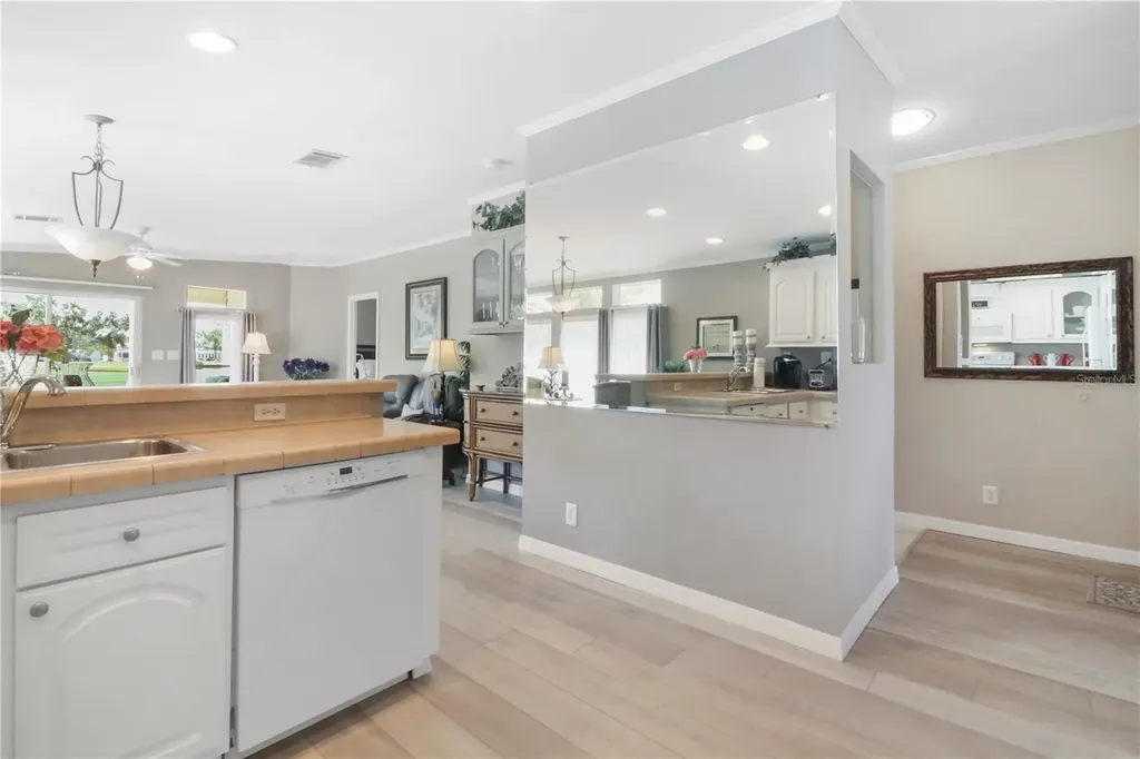 2100 Kings Highway Port Charlotte FL 33980