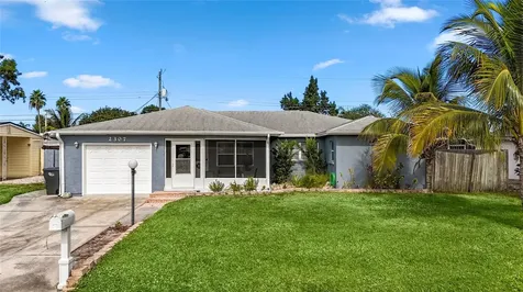 2307 N Wellesley Drive Bradenton FL 34207