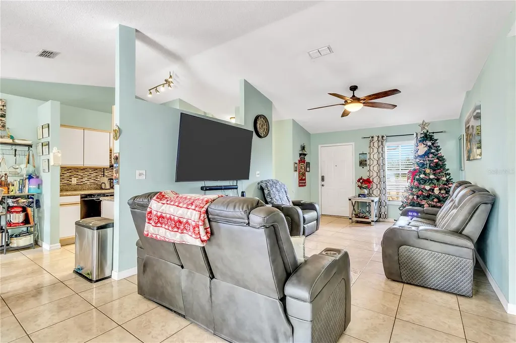 929 Albertville Court Kissimmee FL 34759
