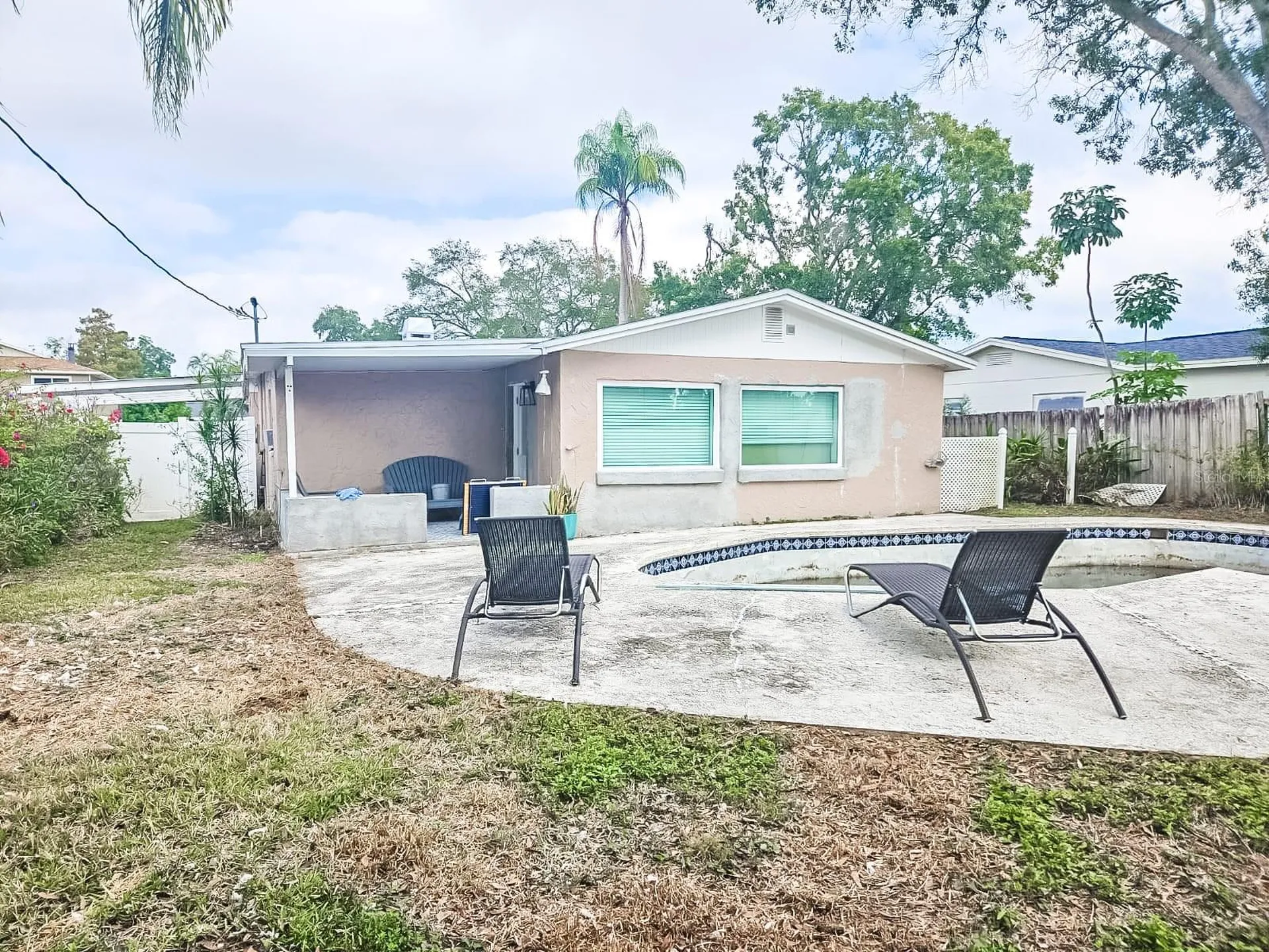 232 84th Avenue NE St Petersburg FL 33702