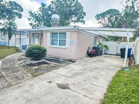 232 84th Avenue NE St Petersburg FL 33702