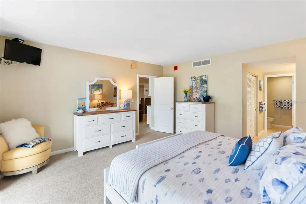 1212 Benjamin Franklin Drive Sarasota FL 34236