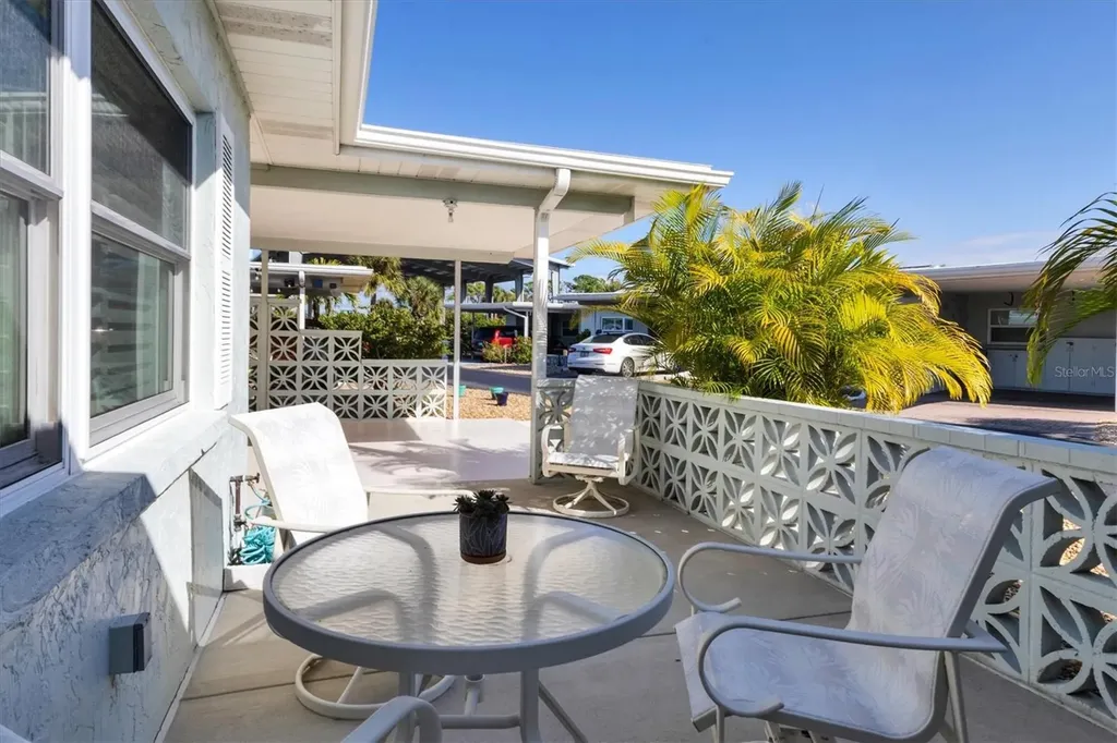 1018 Beach Manor Circle Venice FL 34285