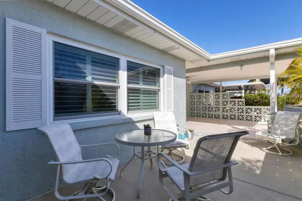 1018 Beach Manor Circle Venice FL 34285