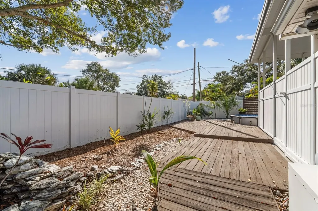 1322 48th Avenue N St Petersburg FL 33703