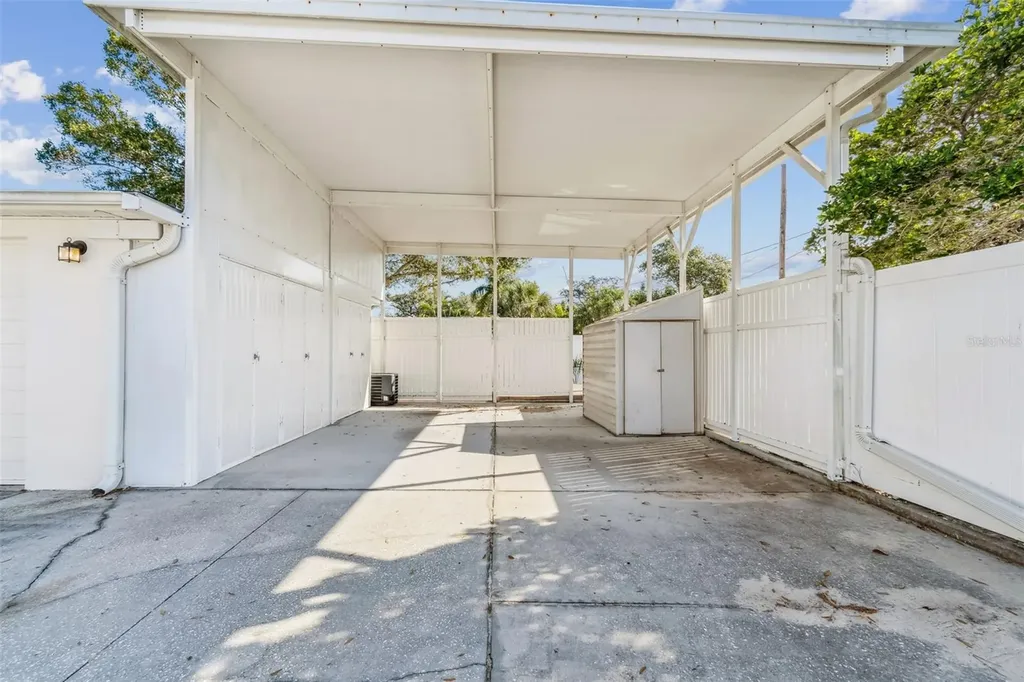 1322 48th Avenue N St Petersburg FL 33703
