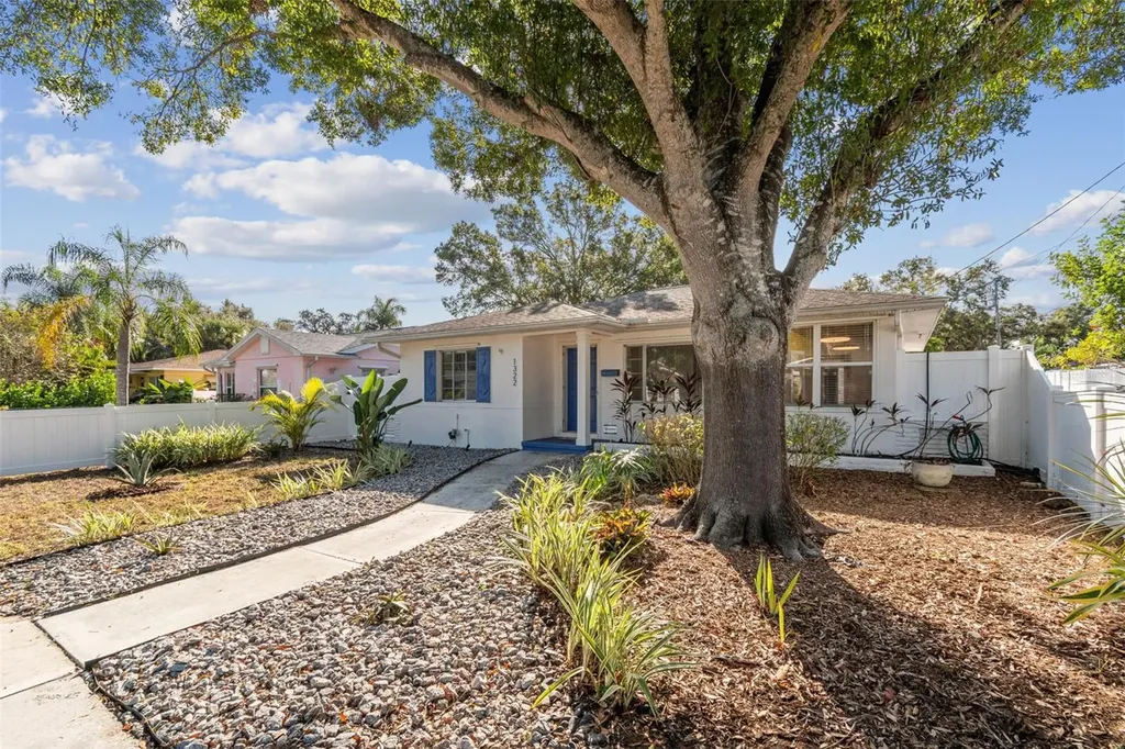 1322 48th Avenue N St Petersburg FL 33703