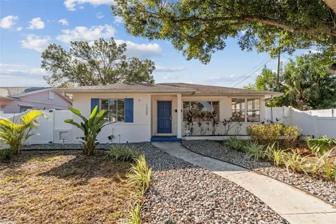 1322 48th Avenue N St Petersburg FL 33703
