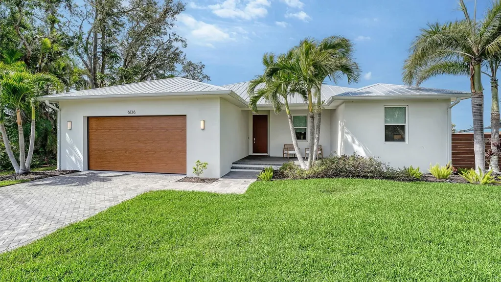 6136 Hollywood Boulevard Sarasota FL 34231