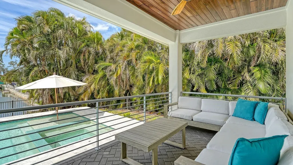 6136 Hollywood Boulevard Sarasota FL 34231