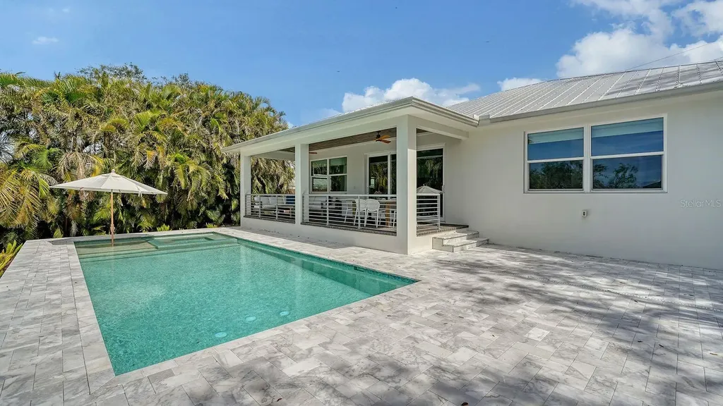 6136 Hollywood Boulevard Sarasota FL 34231