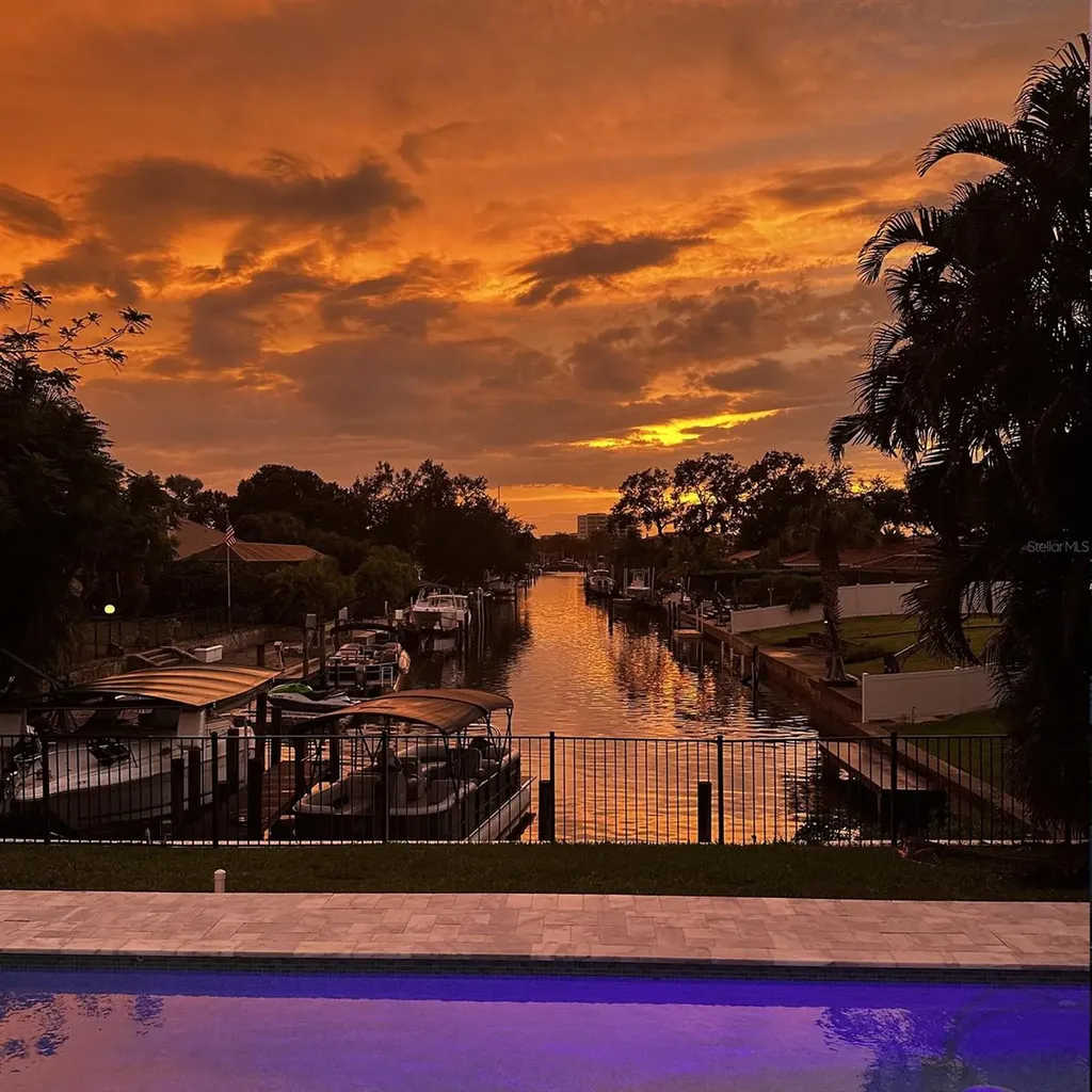 6136 Hollywood Boulevard Sarasota FL 34231