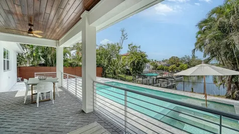 6136 Hollywood Boulevard Sarasota FL 34231