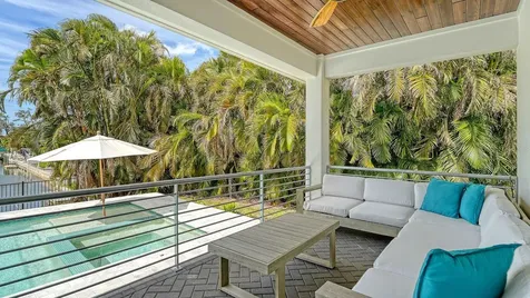 6136 Hollywood Boulevard Sarasota FL 34231