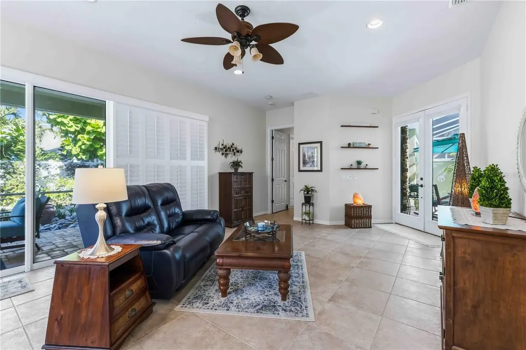 7915 Edmonston Circle University Park FL 34201
