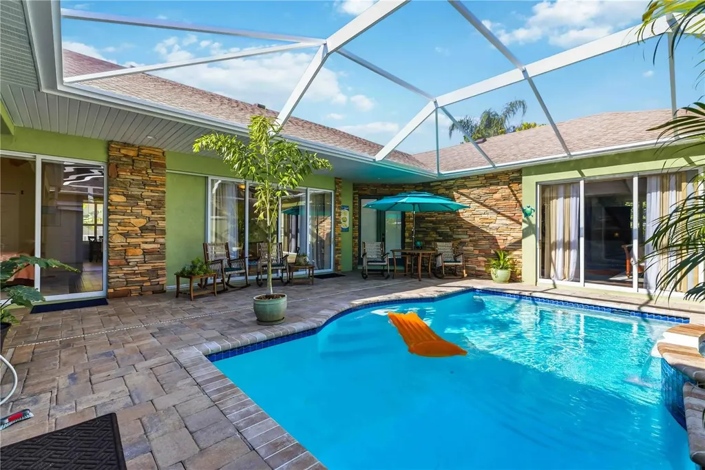 7915 Edmonston Circle University Park FL 34201