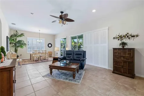 7915 Edmonston Circle University Park FL 34201