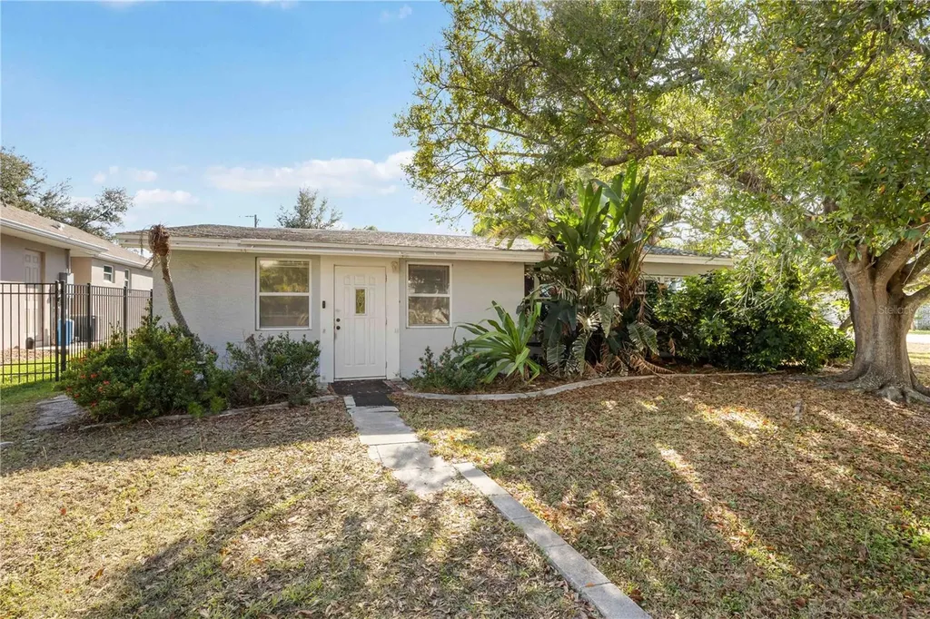 300 Field Avenue E Venice FL 34285