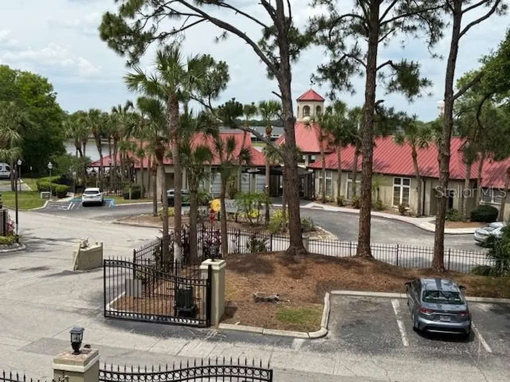 208 Afton Square Altamonte Springs FL 32714