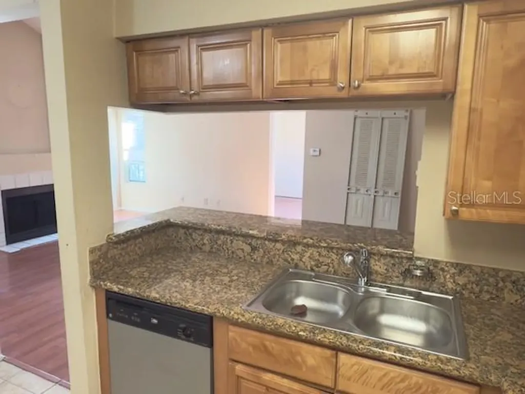 208 Afton Square Altamonte Springs FL 32714