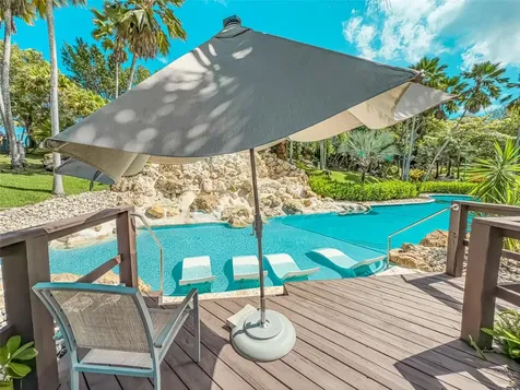 00690 Cond Treasure Point Vega Alta PR 00692