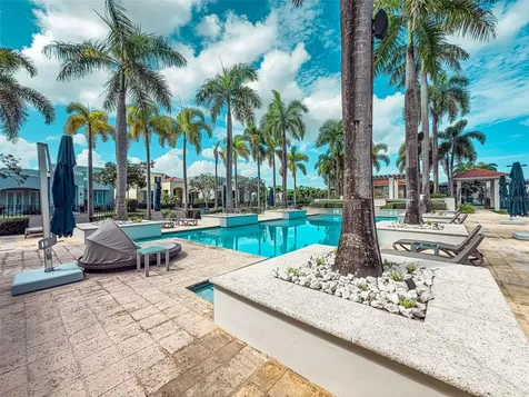 00690 Cond Treasure Point Vega Alta PR 00692