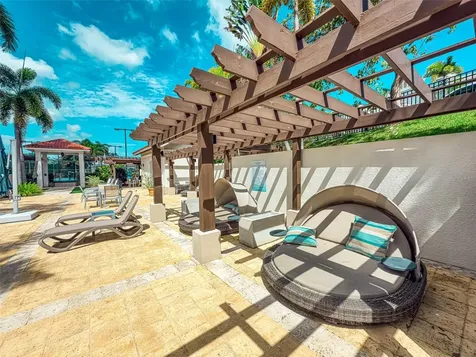 00690 Cond Treasure Point Vega Alta PR 00692