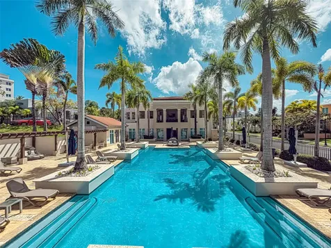 00690 Cond Treasure Point Vega Alta PR 00692