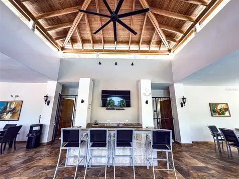 00690 Cond Treasure Point Vega Alta PR 00692