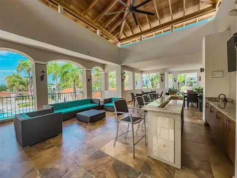 00690 Cond Treasure Point Vega Alta PR 00692