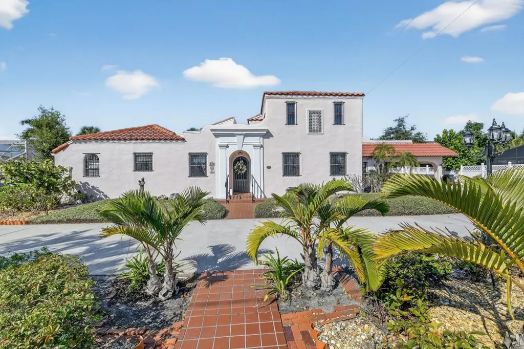 328 Sorrento Street Venice FL 34285
