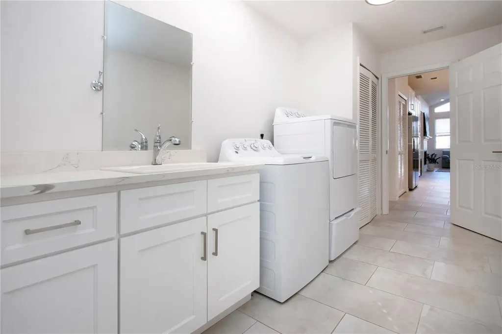 8267 Shadow Pine Way Sarasota FL 34238