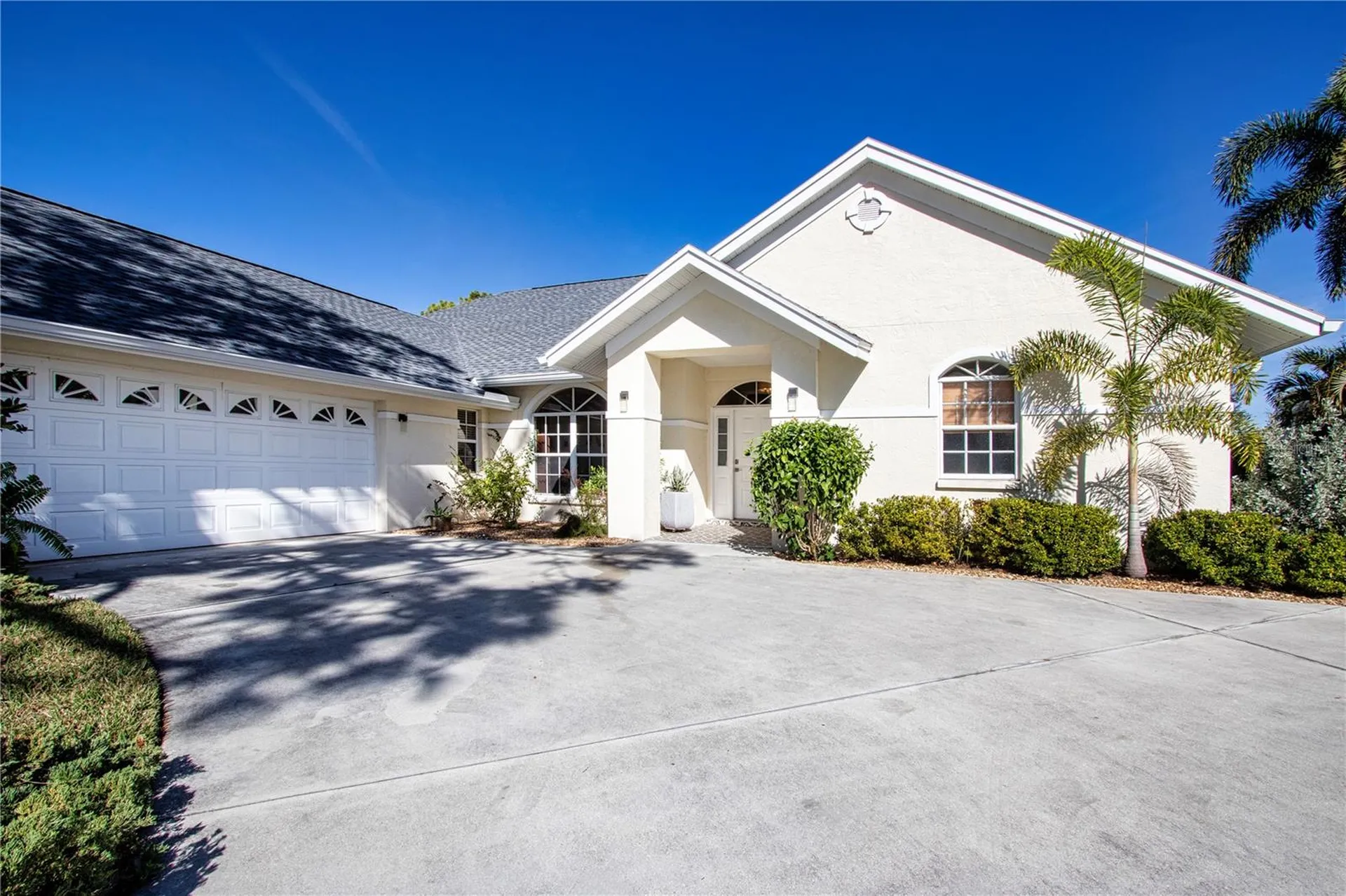 8267 Shadow Pine Way Sarasota FL 34238