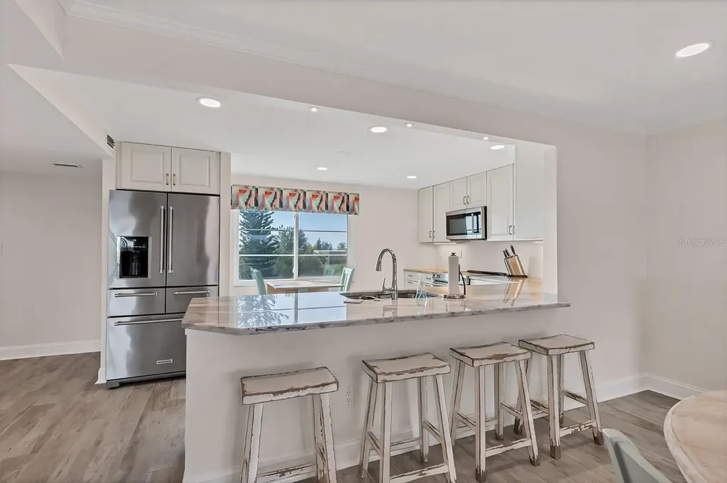 9397 Midnight Pass Road Sarasota FL 34242