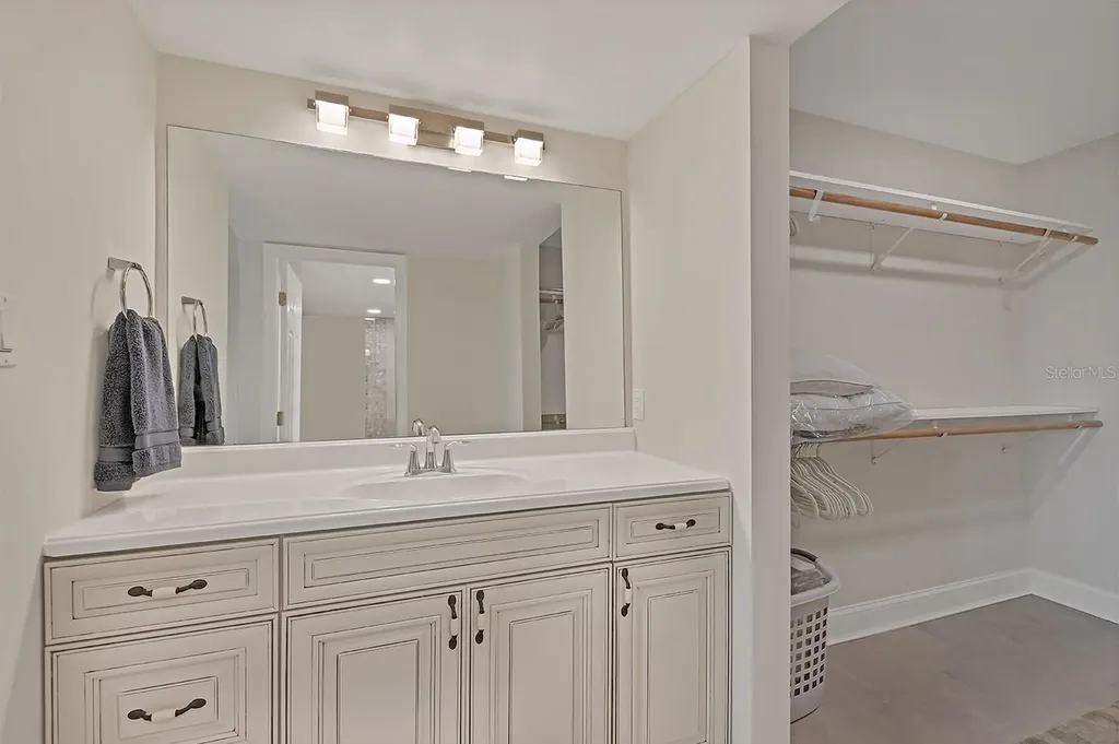 9397 Midnight Pass Road Sarasota FL 34242