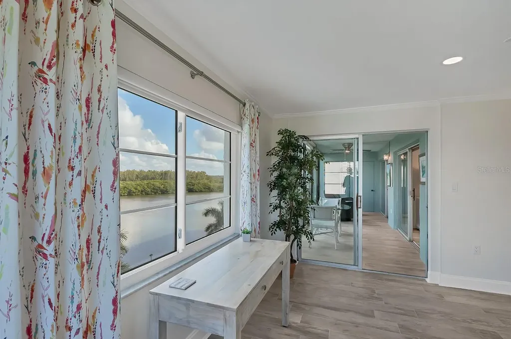 9397 Midnight Pass Road Sarasota FL 34242