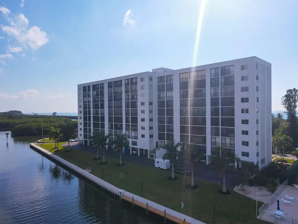 9397 Midnight Pass Road Sarasota FL 34242
