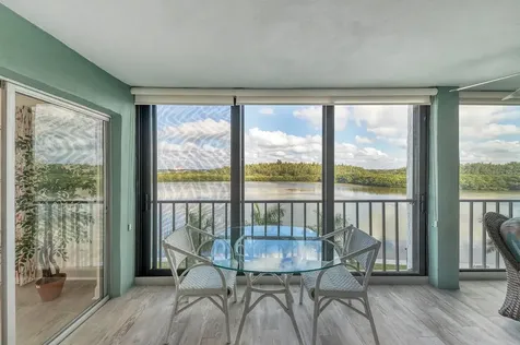 9397 Midnight Pass Road Sarasota FL 34242