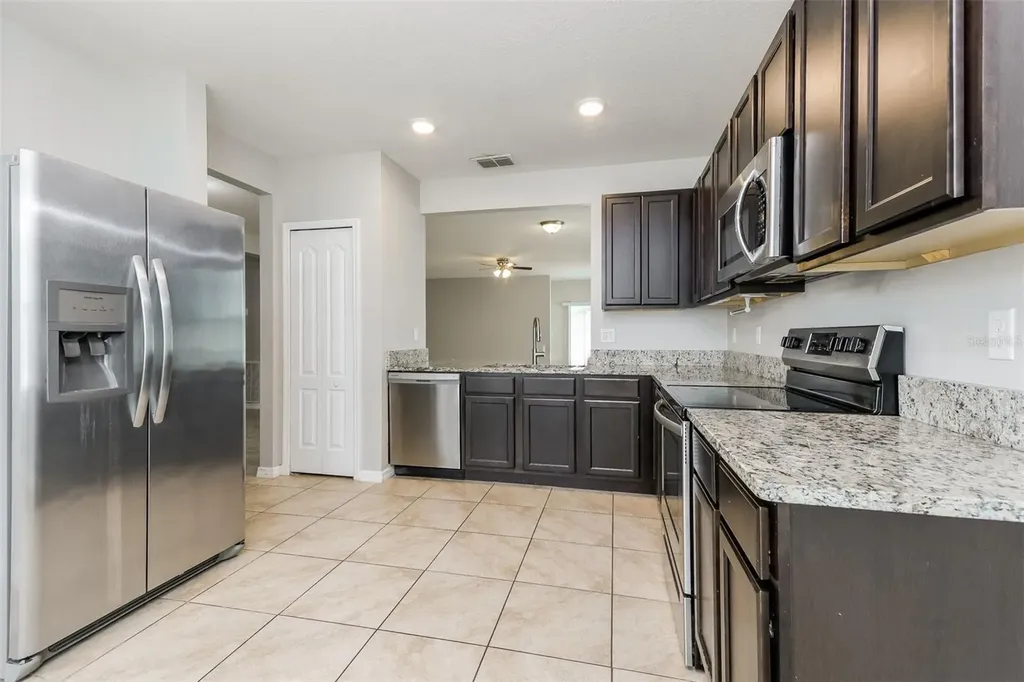 571 Autumn Stream Drive Auburndale FL 33823