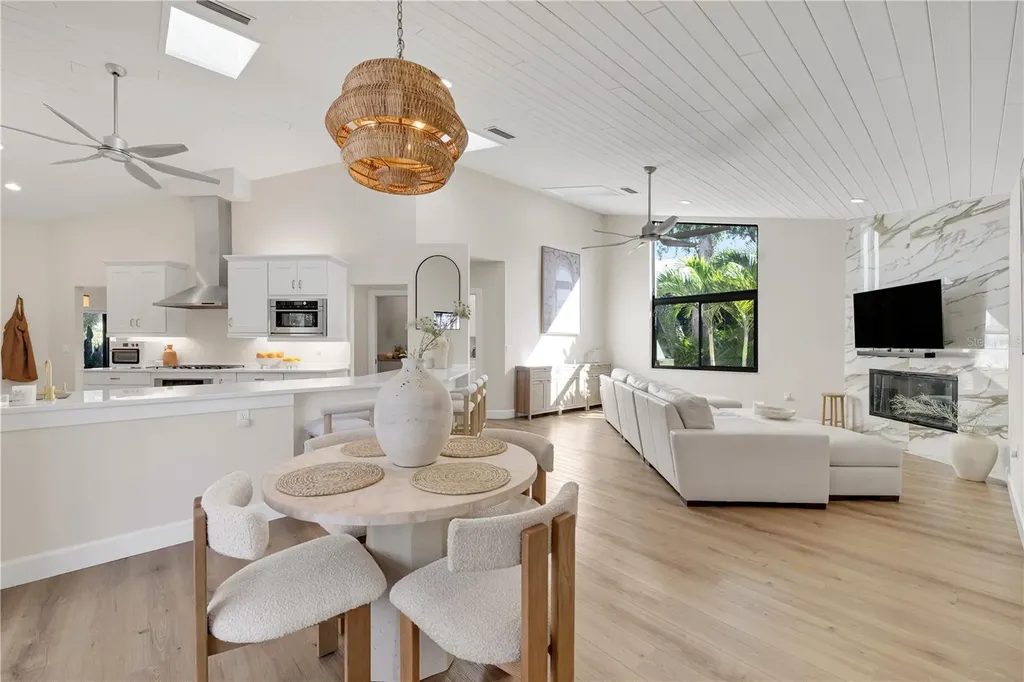 5361 Siesta Court Sarasota FL 34242