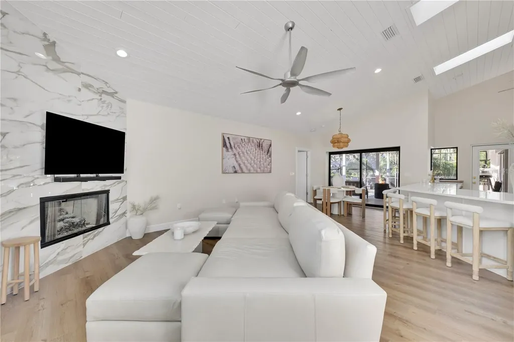 5361 Siesta Court Sarasota FL 34242
