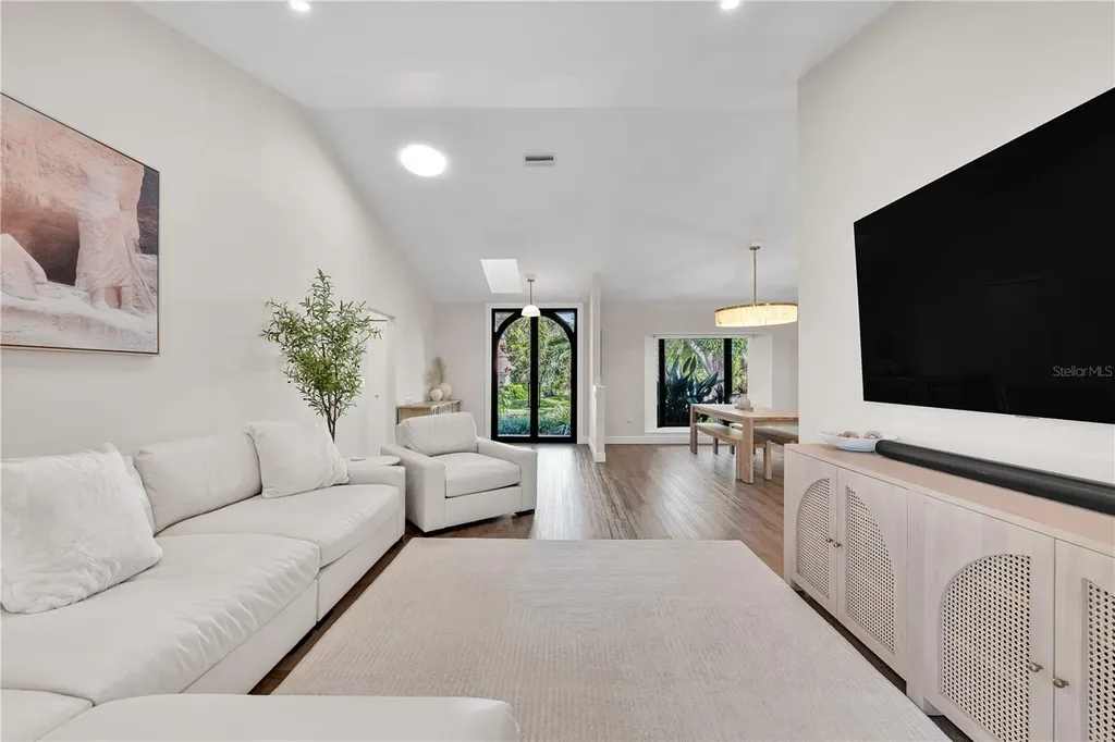 5361 Siesta Court Sarasota FL 34242