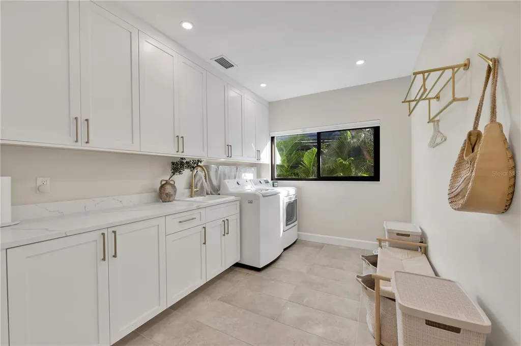 5361 Siesta Court Sarasota FL 34242