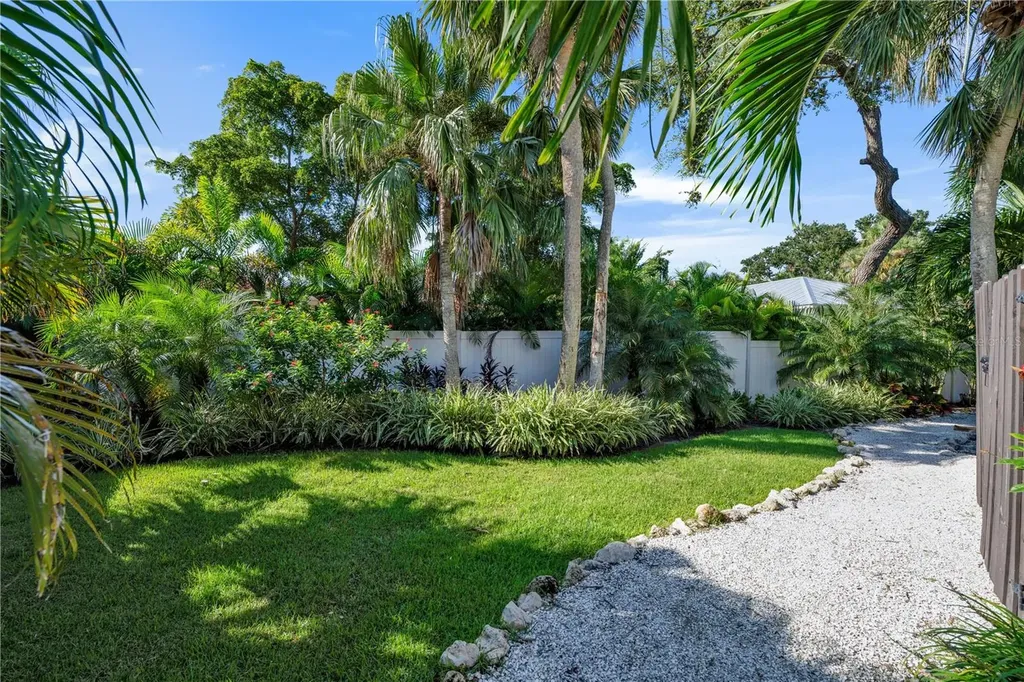 5361 Siesta Court Sarasota FL 34242
