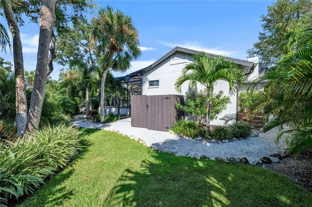 5361 Siesta Court Sarasota FL 34242
