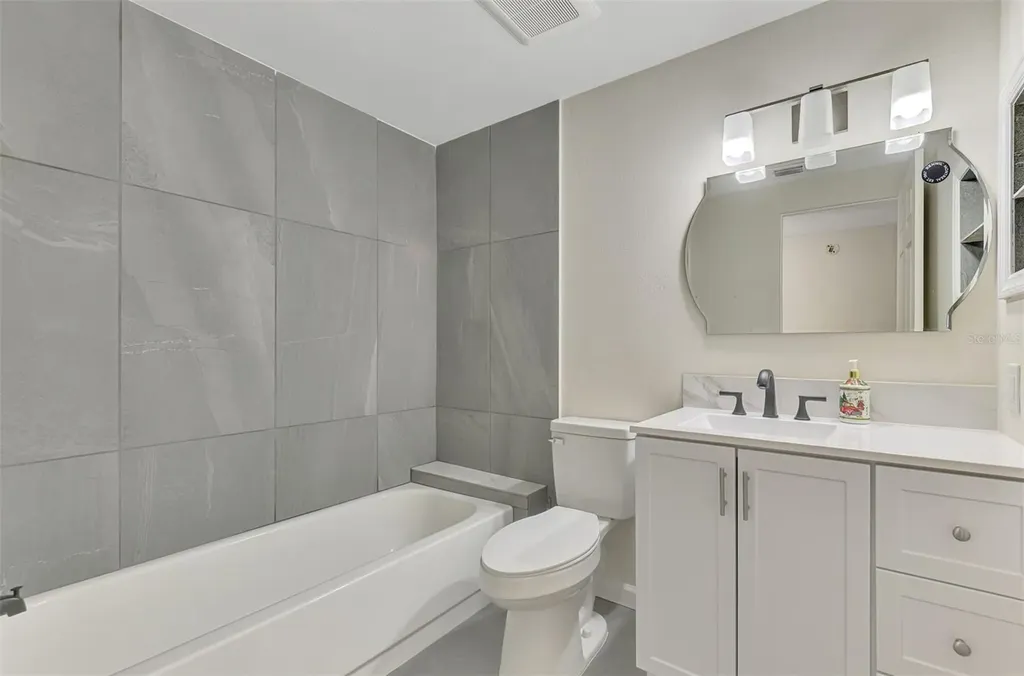 5026 Water Oak Drive Bradenton FL 34207