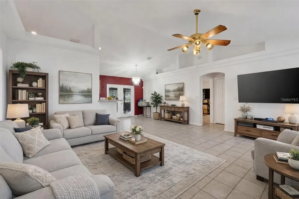 13330 Georgia Avenue Astatula FL 34705