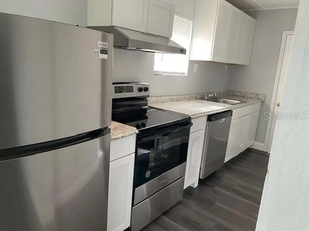 2438 9th Avenue S St Petersburg FL 33712